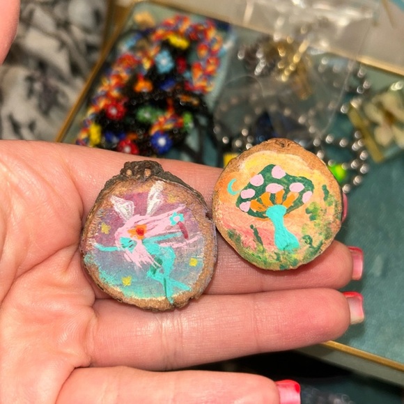 🩵3/$20🩵 HANDPAINTED WOODEN PINS FAIRY FAIRYCORE MUSHROOM - Picture 3 of 3